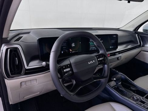 New 2026 Kia Sorento S image 9
