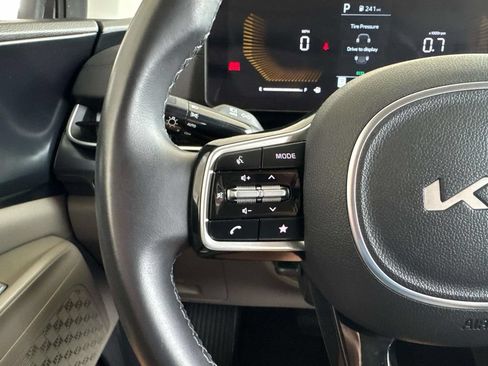 Used 2026 Kia Carnival FWD image 22