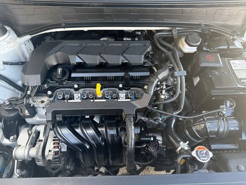 Used 2021 Hyundai Venue SE FWD image 32