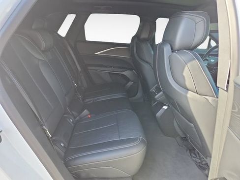 Used 2024 Cadillac Lyriq Luxury AWD/4WD image 37