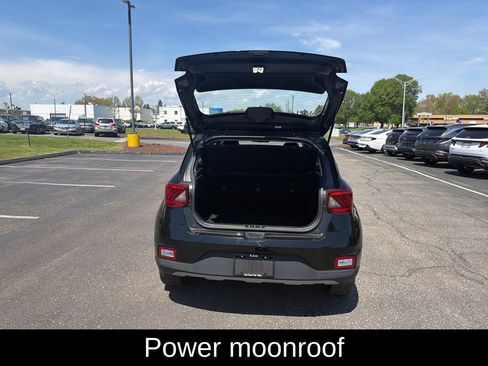 Used 2025 Hyundai Venue SEL FWD image 27