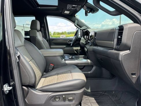 Used 2024 Chevrolet Silverado 2500 ZR2 w/ Technology Package AWD/4WD image 40