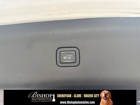 Used 2023 Buick Enclave Essence w/ LPO, Floor Liner Package AWD/4WD image 21