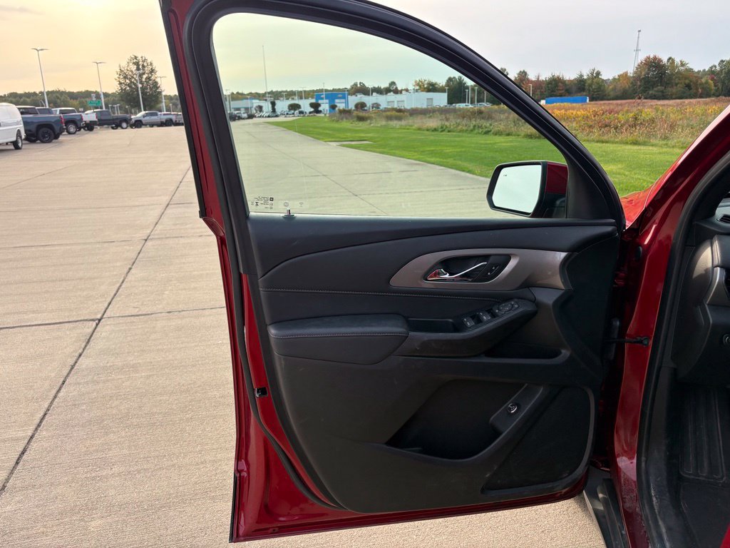 Used 2024 Chevrolet Traverse LT FWD image 10