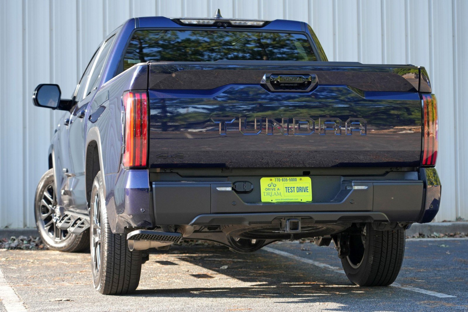 Used 2025 Toyota Tundra Limited AWD/4WD image 6