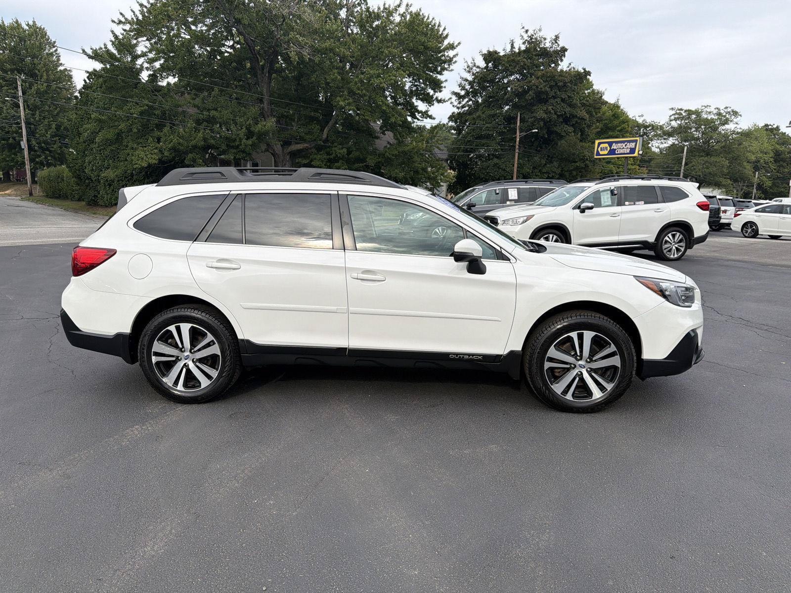 Used 2019 Subaru Outback 3.6R Limited AWD/4WD image 6