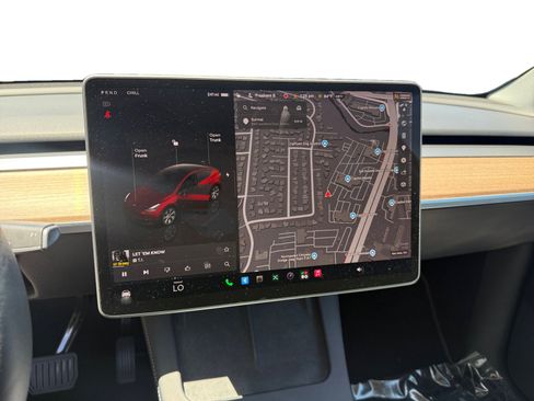 Used 2024 Tesla Model Y Long Range AWD/4WD image 12