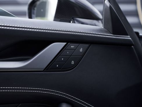 Used 2024 Porsche 911 Targa 4S w/ Premium Package image 28