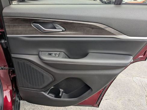 New 2026 Jeep Grand Cherokee Laredo image 32