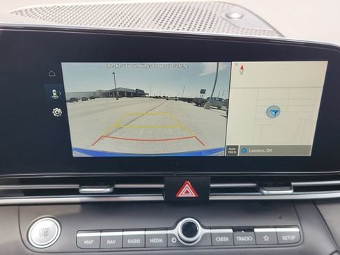 Used 2025 Hyundai Elantra Limited FWD image 19