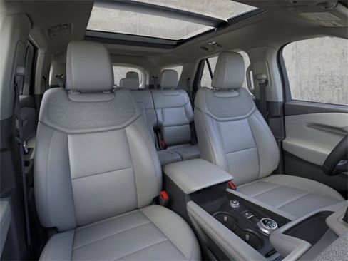New 2025 Ford Explorer Active w/ Active Comfort Package image 10