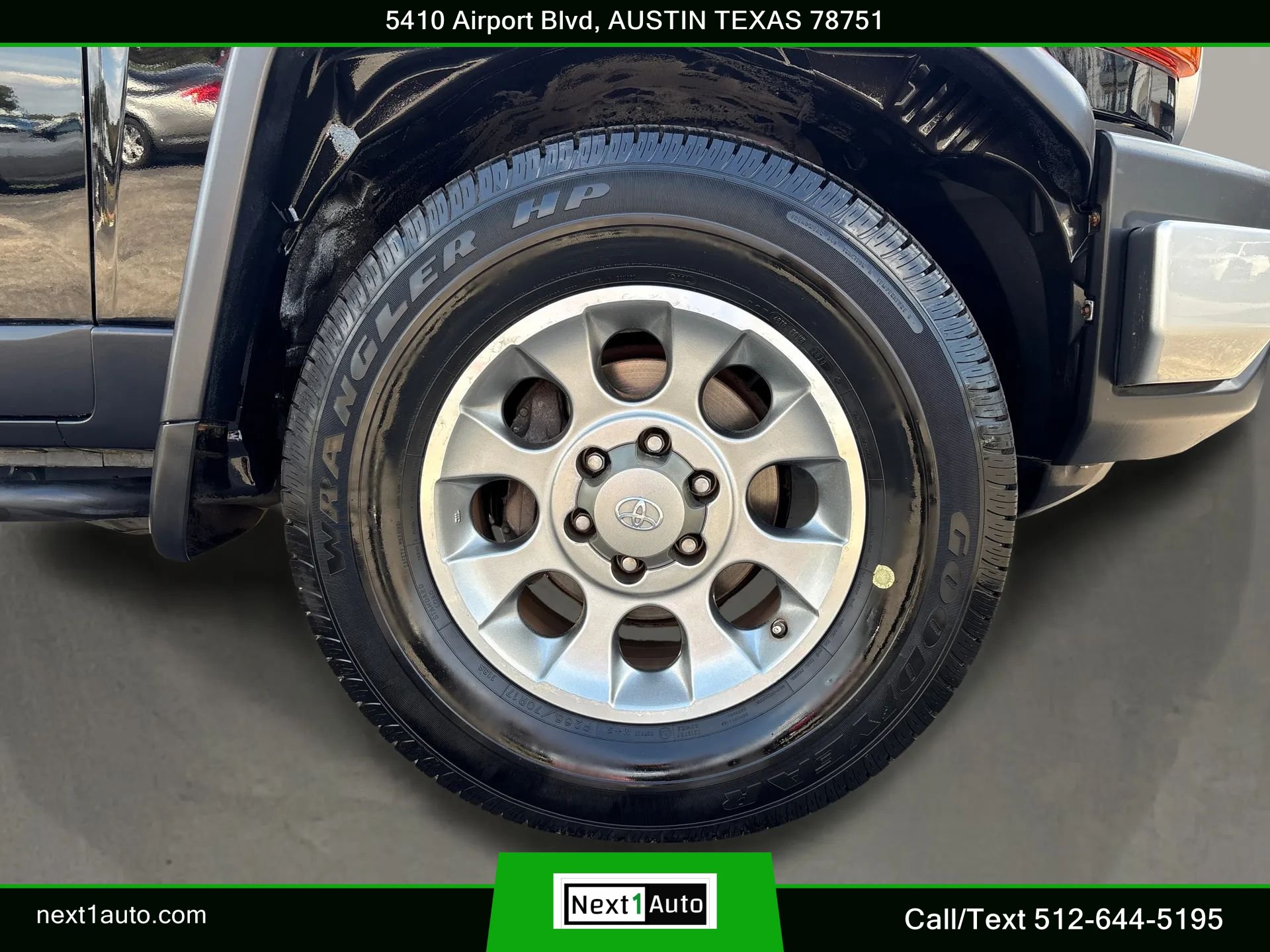 Used 2011 Toyota FJ Cruiser 2WD w/ Upgrade Pkg image 37