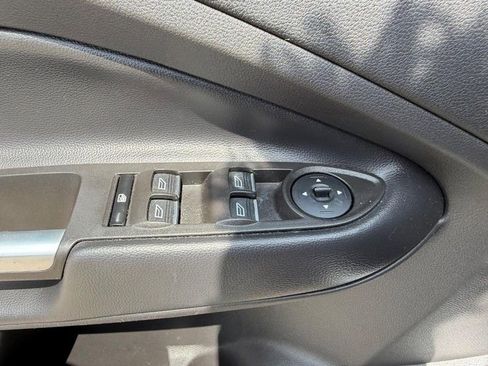 Used 2019 Ford Escape SE AWD/4WD image 16