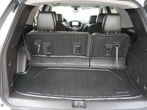 Used 2021 Chevrolet Traverse RS image 31