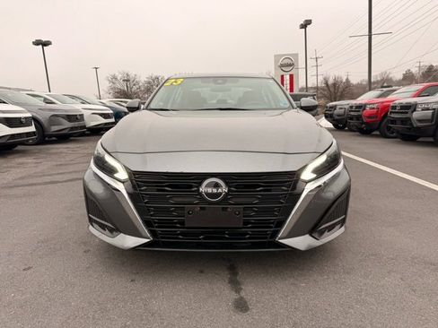Certified 2023 Nissan Altima 2.5 SV w/ SV Premium Package image 3
