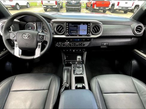 Used 2021 Toyota Tacoma Limited image 16