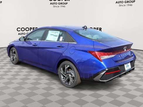 New 2025 Hyundai Elantra Limited image 9