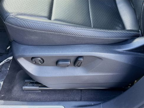 Used 2022 Volkswagen Atlas Cross Sport SE image 19