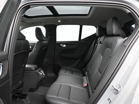 Used 2025 Volvo XC40 B5 Ultra w/ Climate Package AWD/4WD image 34