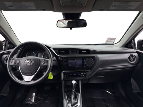 Used 2019 Toyota Corolla SE w/ Carpet Mat Package (TMS) FWD image 10