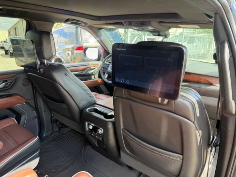 Used 2023 GMC Yukon XL Denali Ultimate image 15