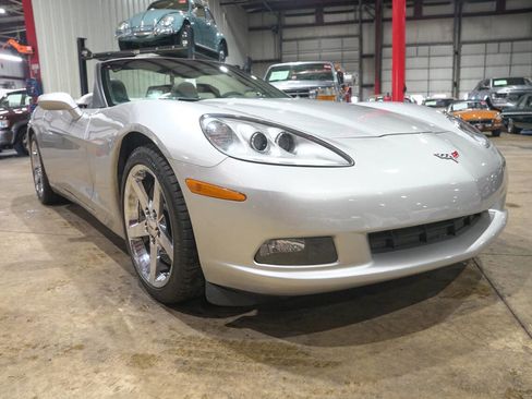 Used 2007 Chevrolet Corvette Convertible w/ Preferred Equipment Group image 12
