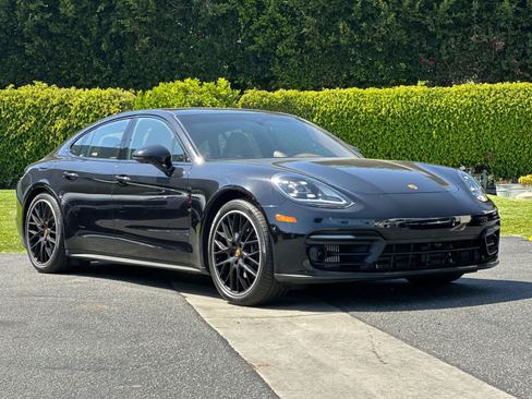 Certified 2023 Porsche Panamera Platinum Edition RWD image 10
