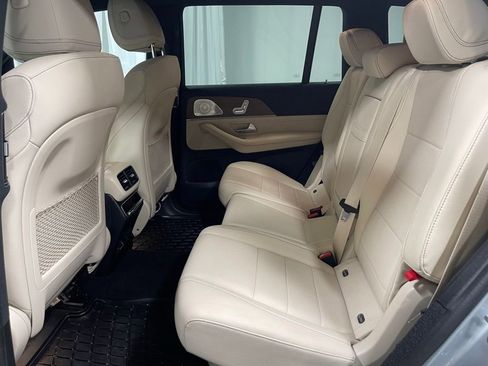 Used 2024 Mercedes-Benz GLS 450 4MATIC image 25