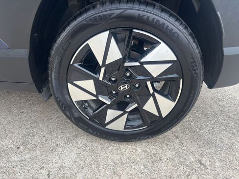 Used 2025 Hyundai Kona SEL image 32