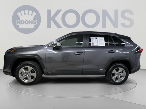 Used 2025 Toyota RAV4 XLE AWD/4WD image 17