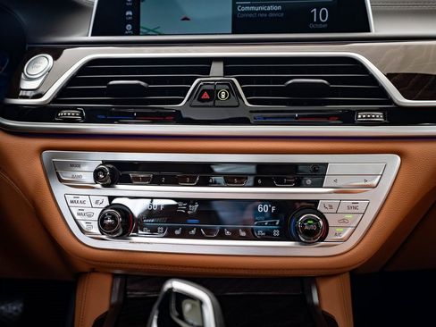 Used 2022 BMW ALPINA B7 xDrive image 36