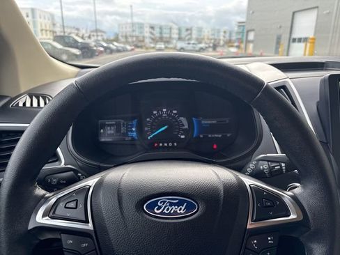 Used 2022 Ford Edge SEL w/ Convenience Package image 12