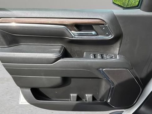 Used 2024 Chevrolet Silverado 1500 RST w/ Z71 Off-Road Package image 17