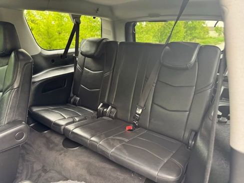 Used 2020 Cadillac Escalade ESV Luxury AWD/4WD image 15