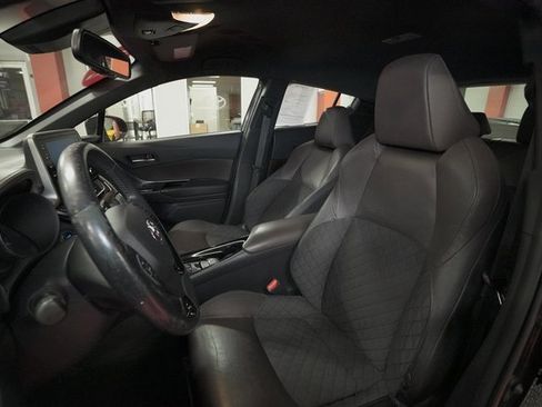 Used 2019 Toyota C-HR Limited image 11