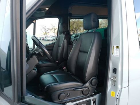 Used 2021 Mercedes-Benz Sprinter 2500 w/ Exterior Lighting Package image 22