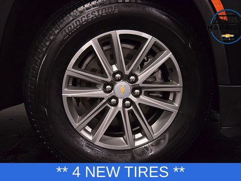 Used 2023 Chevrolet Traverse LT AWD/4WD image 10