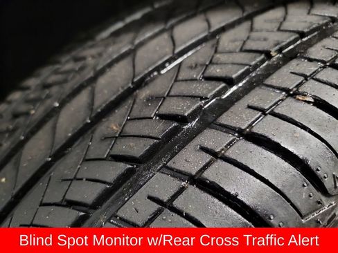 Used 2018 Toyota Camry SE w/ Convenience Package image 11