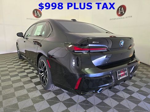 New 2025 BMW 750e xDrive AWD/4WD image 7
