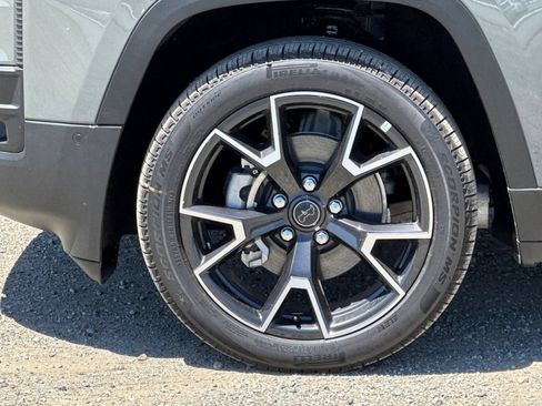 New 2026 Jeep Cherokee Overland w/ Trailer Tow Group AWD/4WD image 34