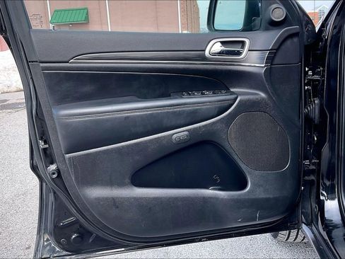 Used 2022 Jeep Grand Cherokee Limited image 22