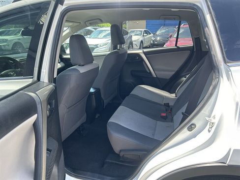 Used 2015 Toyota RAV4 LE AWD/4WD image 10