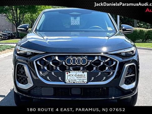 Used 2025 Audi Q5 Premium Plus w/ Premium Plus AWD/4WD image 3