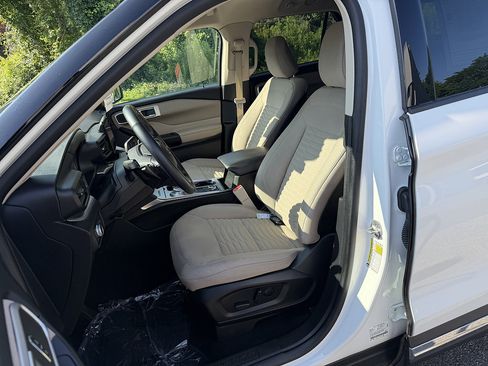 Used 2020 Ford Explorer XLT AWD/4WD image 13