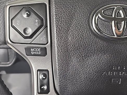 Used 2021 Toyota Tacoma SR5 AWD/4WD image 14