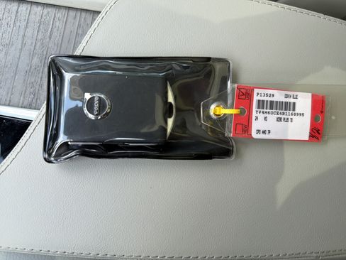 Certified 2024 Volvo XC90 T8 Plus w/ Protection Package Premier AWD/4WD image 38
