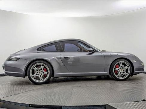 Used 2005 Porsche 911 Carrera S RWD image 8