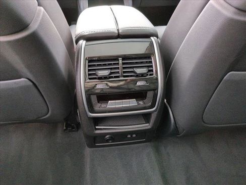Used 2025 BMW X7 xDrive40i w/ Premium Package AWD/4WD image 18