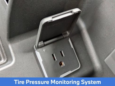 Used 2025 Chevrolet Silverado 1500 High Country image 30