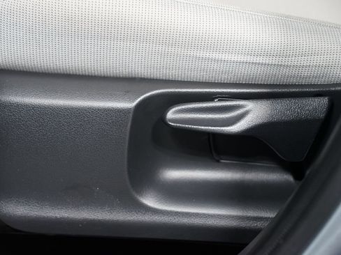 Used 2025 Toyota Corolla Cross L FWD image 29